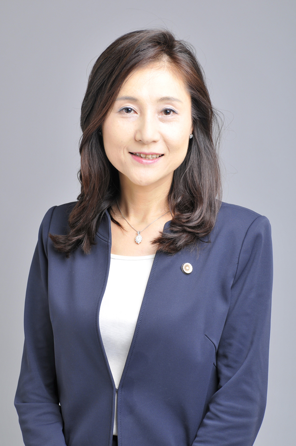 足立 朋子 